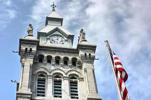 erie county hall, ist ein historisches rathaus und ein gerichtsgebäude in buffalo im erie county, new york. foto