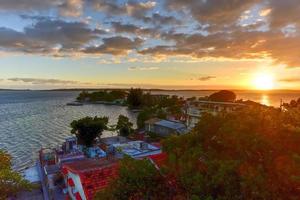 Sonnenuntergang am Punta Gorda in Cienfuegos, Kuba. foto