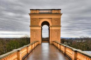 potsdam, deutschland - 13. november 2010 - blick auf das belvedere, ein schloss im neuen garten auf dem pfingstberg in potsdam, deutschland. Friedrich Wilhelm IV. ließ das Schloss 1847 erbauen. foto