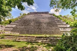 die große pyramide in uxmal, yucatan, mexiko. Es hat neun gestufte Körper und eine nach Norden gerichtete Treppe. foto