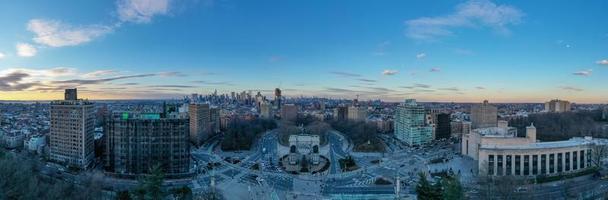 Luftaufnahme des Triumphbogens auf dem Grand Army Plaza in Brooklyn, New York City foto
