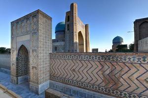 Bibi-Khanym-Moschee in Samarkand, Usbekistan. im 15. Jahrhundert war sie eine der größten und prächtigsten Moscheen der islamischen Welt. foto