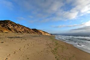 der fort ord dunes state park ist ein state park in kalifornien, vereinigte staaten, entlang einer 4 meilen langen küstenlinie an der bucht von monterey und aus einem teil des geschlossenen fort ord entstanden. foto