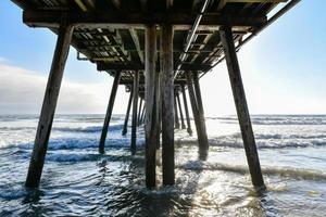 der pier und der pazifische ozean bei sonnenuntergang, in imperial beach, in der nähe von san diego, kalifornien foto