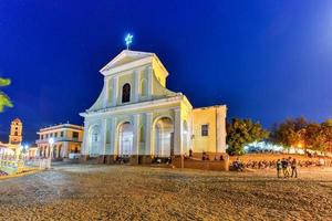 Kirche der Heiligen Dreifaltigkeit in Trinidad, Kuba. Die Kirche hat eine neoklassizistische Fassade und wird jedes Jahr von Tausenden von Touristen besucht. foto