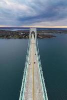 die claiborne pell bridge gehört zu den längsten hängebrücken der welt und befindet sich in newport, ri, usa. foto