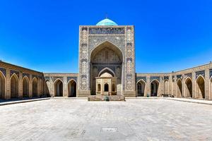 Innenhof der Kalyan-Moschee, Teil des Po-i-Kalyan-Komplexes in Buchara, Usbekistan. foto