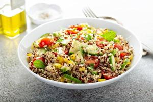 frischer Quinoa-Taboulé-Salat foto