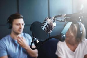 Podcast oder Interview im gemütlichen Studio aufnehmen foto