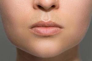 natürliche weibliche lippen ohne make-up foto