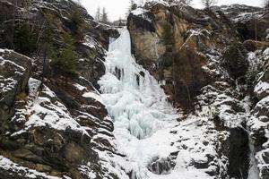 die lillaz-wasserfälle im aosta-tal von cogne foto