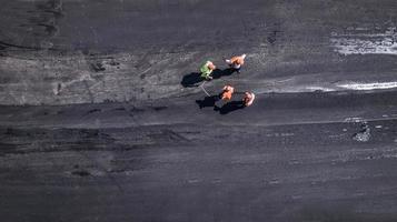 Luftbild auf der im Bau befindlichen neuen Asphaltstraße foto