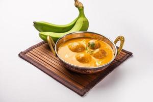 Bananen-Kofta-Curry, in Indien auch als Kachche Kele Ke Köfte bekannt foto