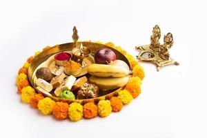 Lakshmi Puja in Diwali ist ein hinduistischer Anlass zur Verehrung von Laxmi, der Göttin des Wohlstands foto