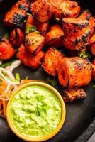 Tandoori-Soja-Chaap oder Soja-Chap-Gericht, zubereitet durch Marinieren in Tandoori-Gewürzen, Nahaufnahme foto