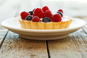 leckerer Kuchen mit Beeren foto