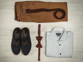 männliche Kleidung und Accessoires foto