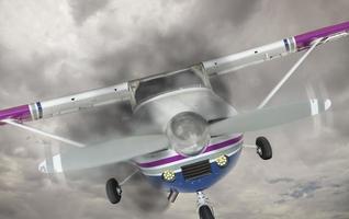 Cessna 172 mit Rauch aus Motor gegen grauen Himmel foto