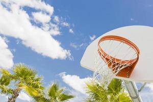 Auszug aus Gemeinschafts-Basketballkorb und Netz foto