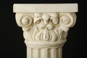 Antike Nachbildung Säulensäule foto