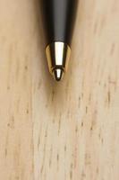 Kugelschreiber Makro auf Holz foto