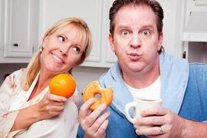 obst oder donut gesunde ernährungsentscheidung foto