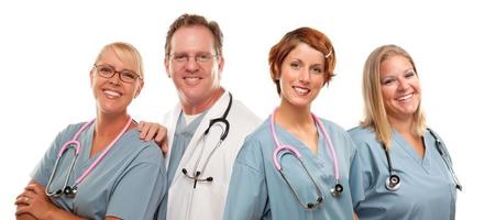 Gruppe von Ärzten oder Krankenschwestern auf weißem Hintergrund foto