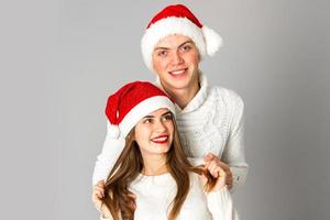 paar feiern weihnachten im studio foto