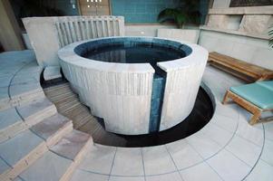 Whirlpool in einer Spa-Umgebung foto