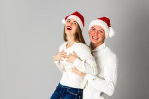 paar feiern weihnachten im studio foto