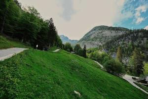 Pfad zu den Höhlen am Krippenstein in Hallstatt, Oberösterreich, Europa. foto