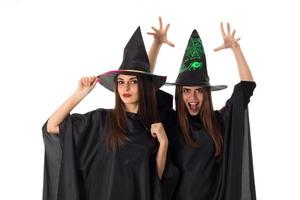 Süße fröhliche Mädchen im Halloween-Stil foto