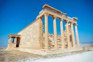 Erhaltene Ruinen der antiken griechischen Akropolis foto