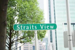 Straits View Straßenschild und Gebäude foto