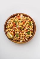 indisches straßenfrühstück chana chaat auch bekannt als chana masala, chola chana chaat foto