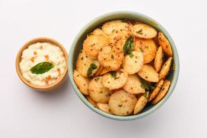 Mini-Idli-Fritte mit Kokosnuss-Chutney foto