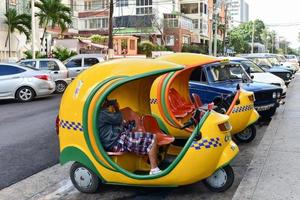 Havanna, Kuba - 14. Januar 2017 - Mini-Steuer in den Straßen von Havanna, Kuba geparkt. foto