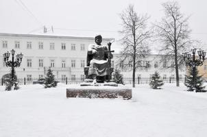 yuri dolgorukiy denkmal in kostroma, russland im winter, 2022 foto