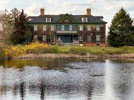 das ehemalige klubhaus der southside-sportler im connetquot river state park in oakdale, long island, new york. foto