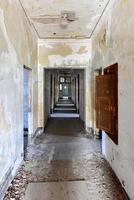 Das verlassene Immigrantenkrankenhaus von Ellis Island. es war das erste öffentliche gesundheitskrankenhaus der vereinigten staaten, das 1902 eröffnet wurde und bis 1930 als krankenhaus betrieben wurde. foto