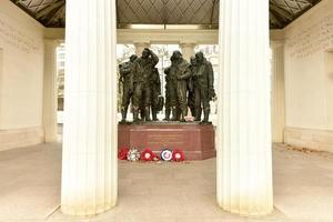 London, Großbritannien - 24. November 2016 - Royal Air Force Bomber Command Memorial im Green Park in London, Großbritannien. Queen Elizabeth II. eröffnete die Gedenkstätte offiziell im Juni 2012. foto