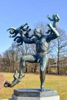 Skulptur im Vigeland Park in Oslo, Norwegen, 2022 foto