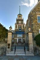 poughkeepsie journal hauptbürogebäude, ein gebäude aus feldstein im kolonialstil am civic center plaza, am nördlichen ende der market street in der innenstadt von poughkeepsie, new york. foto