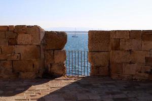 Wand einer alten Festung im Norden Israels. foto