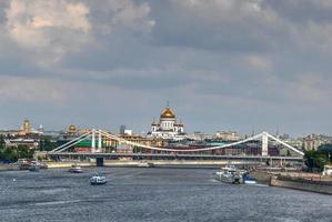 christ-erlöser-kathedrale am ufer der moskwa in moskau, russland. foto