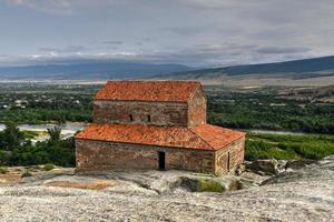 uplisziche, shida kartli region, georgia. Uplistsuli-Kirche oder Fürstenkirche. alte Felsenstadt in Ostgeorgien. Unesco-Weltkulturerbe. foto