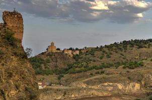 schöner Panoramablick auf Tiflis von der Festung Narikala in Georgien. foto