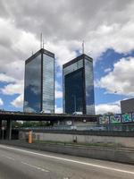 les mercuriales twin towers in bagnolet, entlang des boulevard peripherique, in paris, frankreich. Sie wurden 1975 gebaut und heißen levant und ponant, 2022 foto