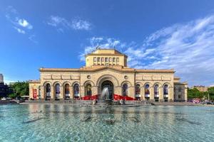 Geschichtsmuseum Armeniens auf dem Platz der Republik, dem zentralen Stadtplatz in Eriwan, der Hauptstadt Armeniens, 2022 foto