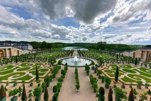 Gärten des berühmten Schlosses von Versailles in Frankreich. foto